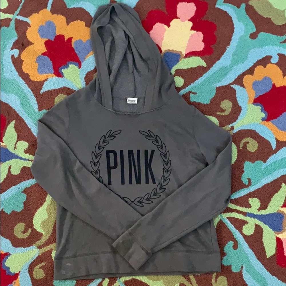 💞Women’s Pink Victoria’s Secret Sweatshirt🌺